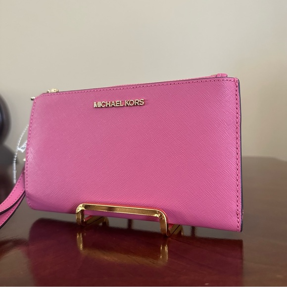 New Michael kors wallet / wristlet - Picture 2 of 10